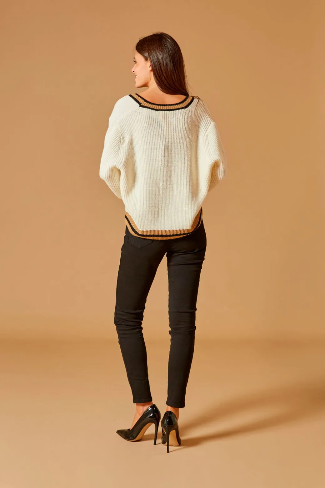 cardigan_boxy_3.webp CARDIGAN BOXY